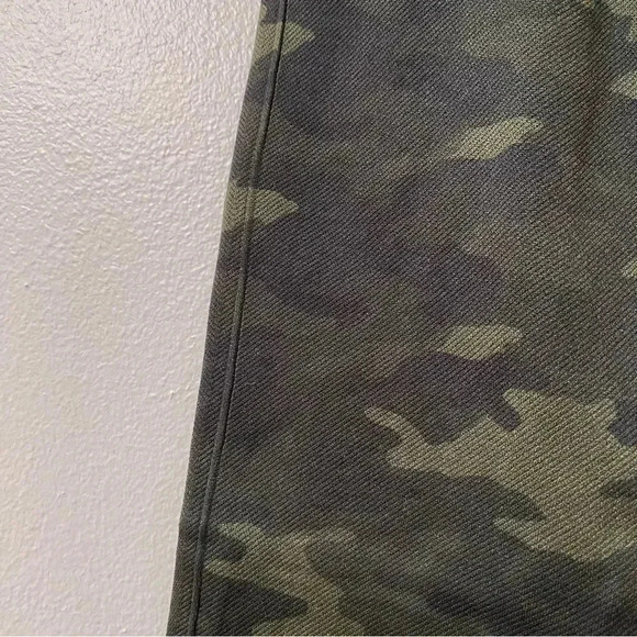 Spanx Look At Me Now Seamless Green Camo Leggings XS Tummy Control Activewear - Picture 8 of 10